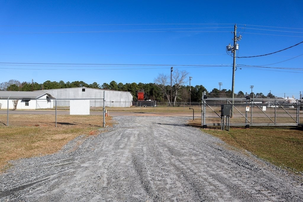 203 N Industrial Dr, Headland, AL for Rent