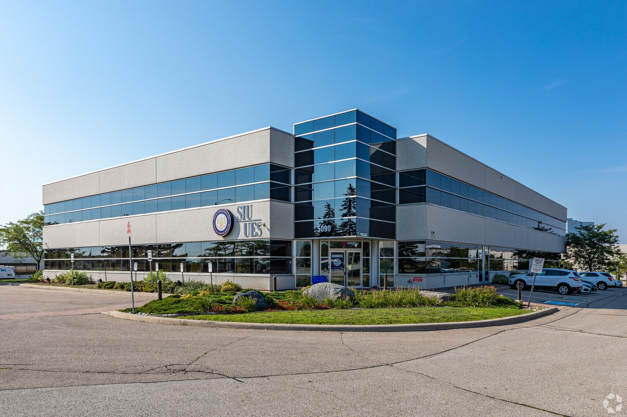 5090 Commerce Blvd, Mississauga, ON for Rent