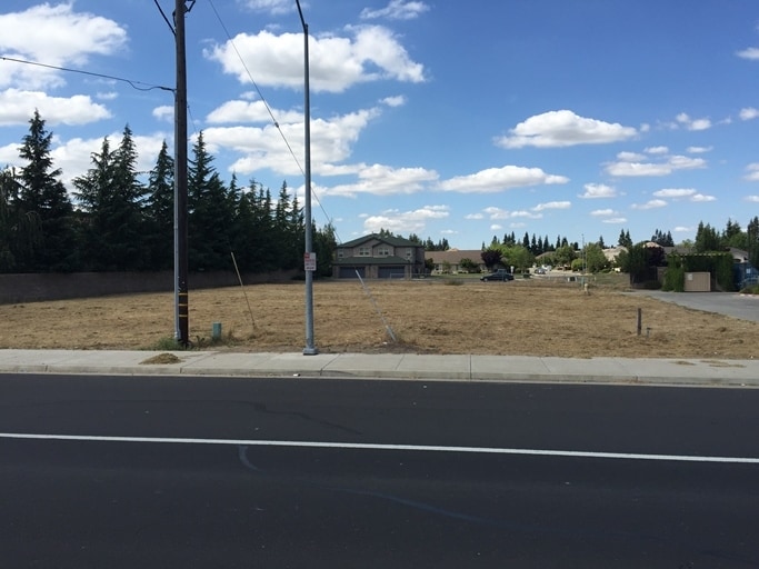 2115 W Kettleman Ln, Lodi, CA for Sale