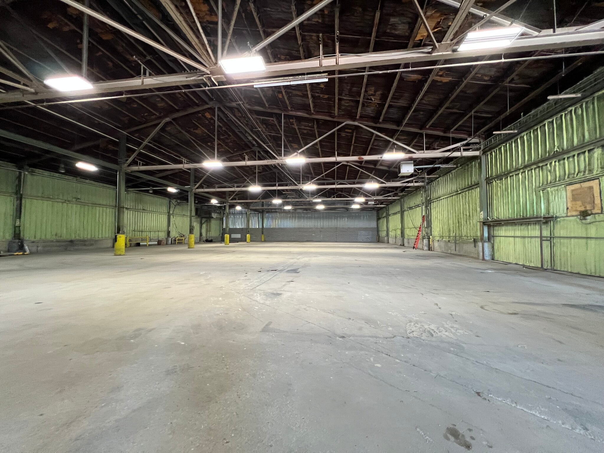 2100 Manchester Tfwy, Kansas City, MO for Rent