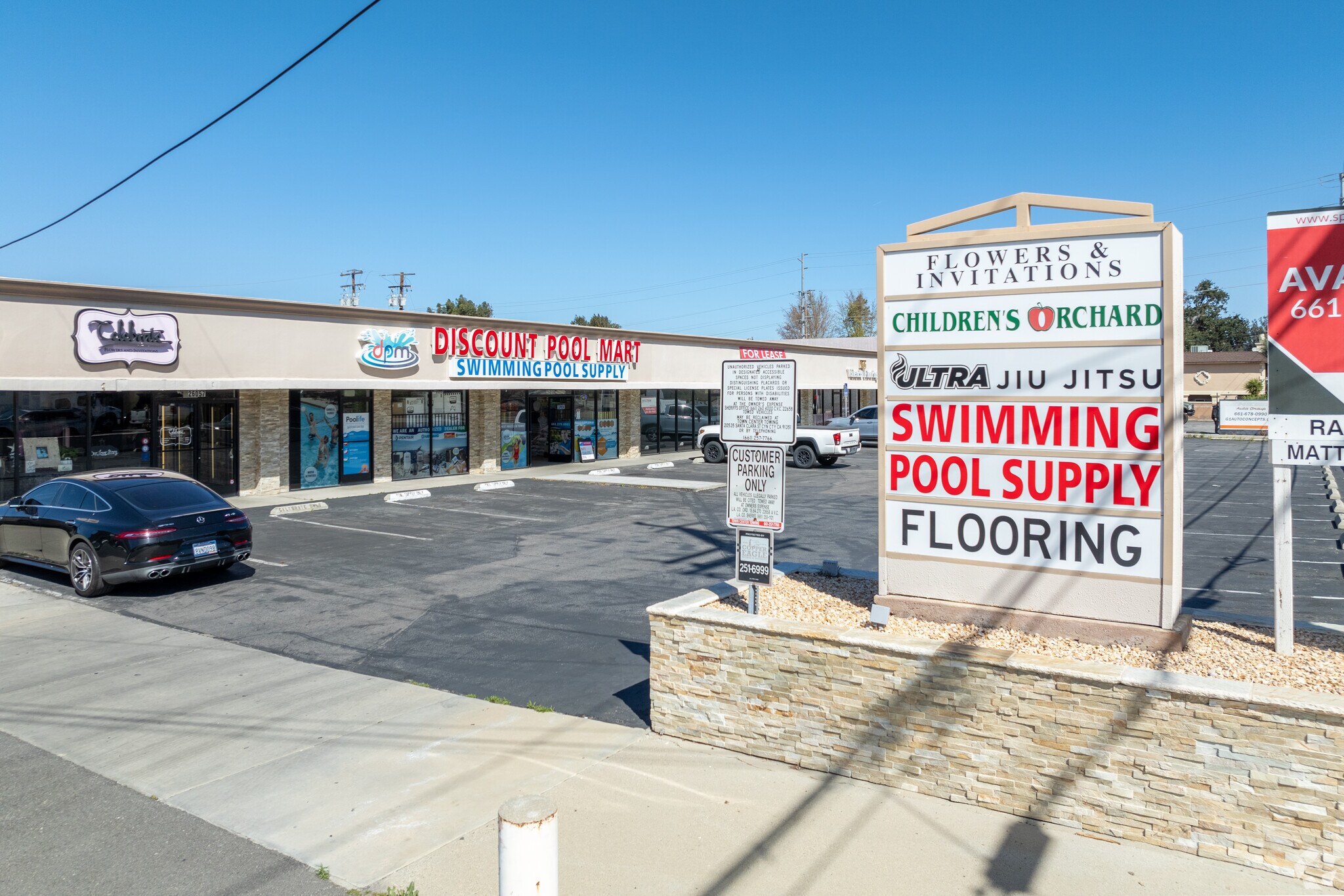 2605726069 Bouquet Canyon Rd Valencia, CA 91355 Retail Property for