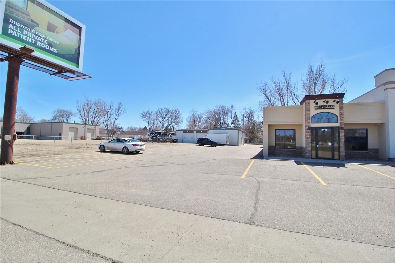 2408 Burdick Expy E Minot, ND 58701 Office Property for Lease on