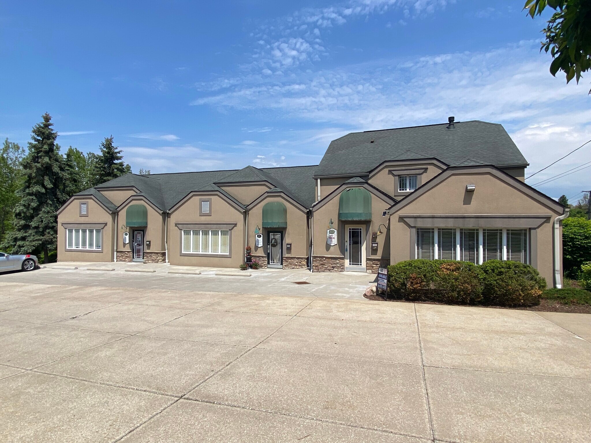 2259 Whipple Ave NW, Canton, OH for Rent