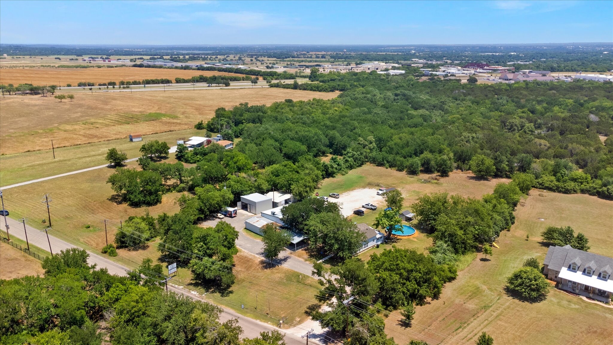 725 Holmes Dr, Granbury, TX for Sale