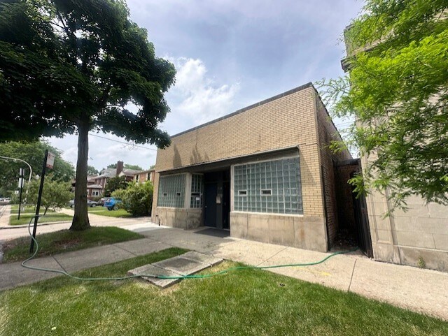 7108 S Oglesby Ave, Chicago, IL for Rent