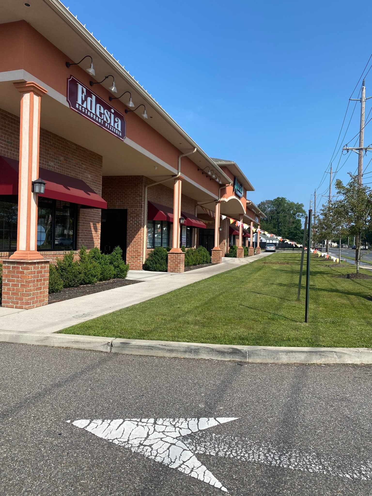 1360 Lakeland Ave, Bohemia, NY for Rent