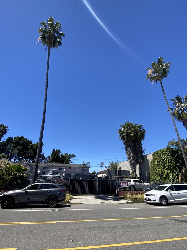 5709-5713 Tujunga Ave, North Hollywood, CA for Rent