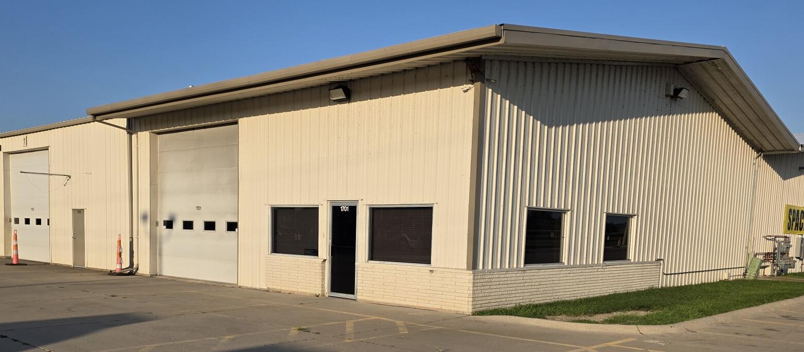 1705 Veterans Memorial Hwy, Council Bluffs, IA for Rent