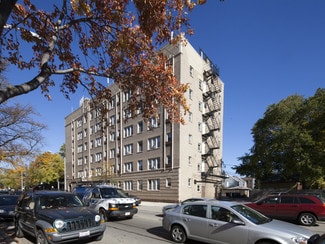 Chicago, IL Apartments - 525 N Austin Blvd