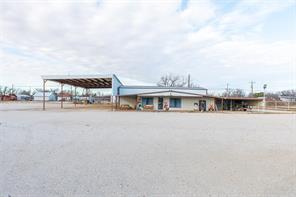 711 S 3rd Ave, Munday, TX for Sale