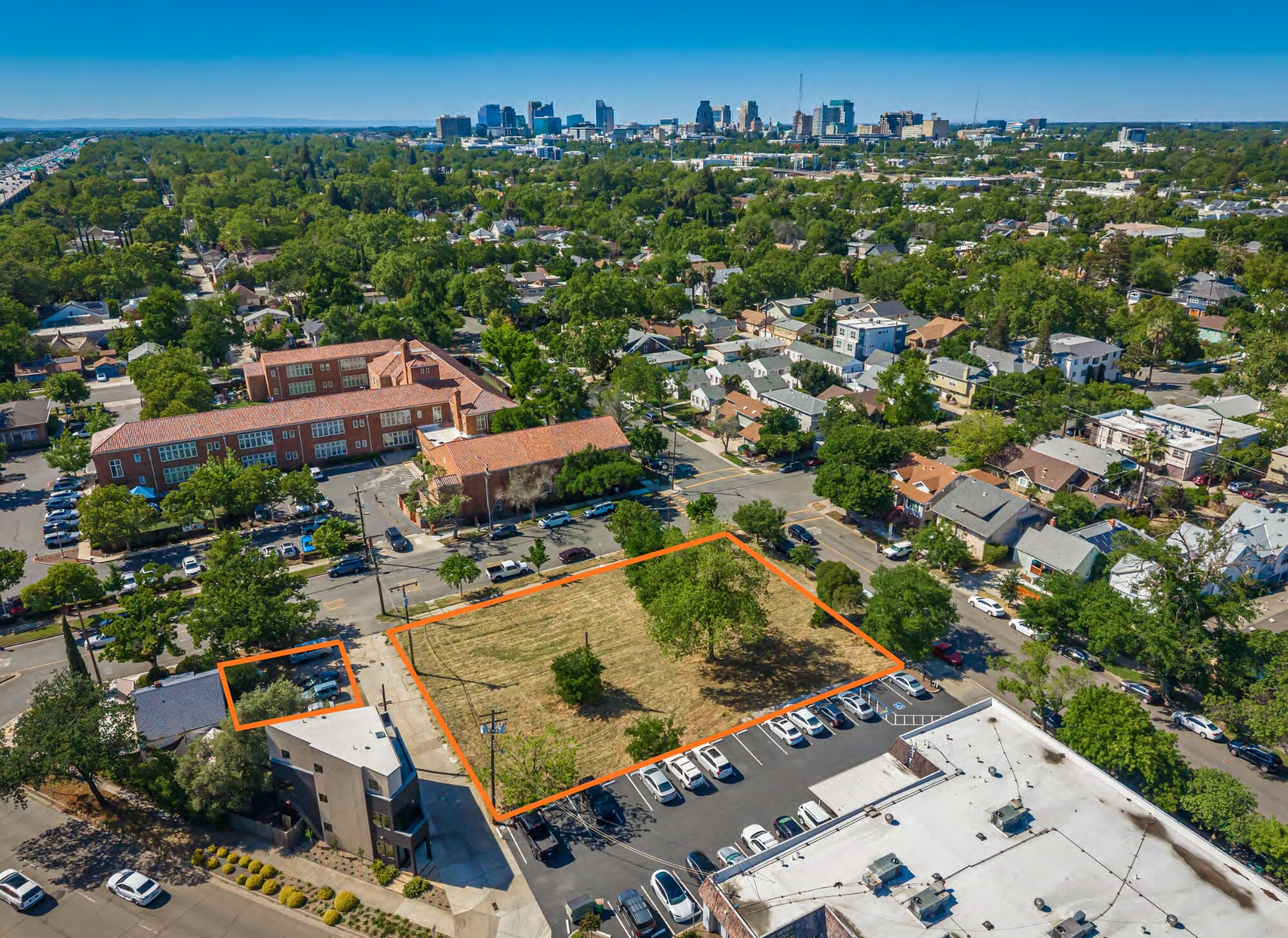 2700 V St, Sacramento, CA for Sale