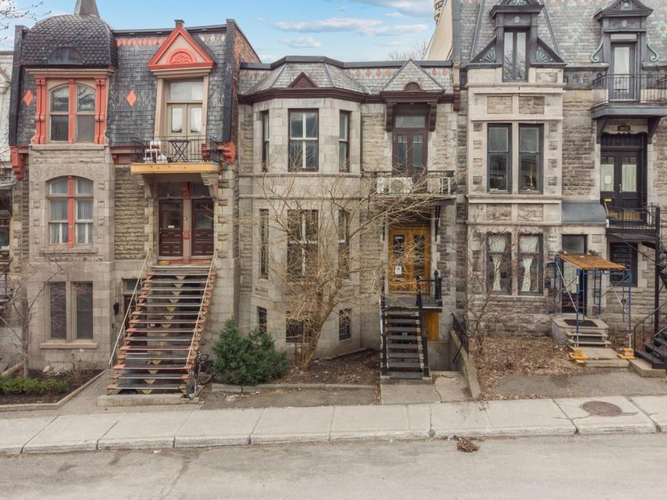 2064 Rue Saint-Hubert, Montréal, QC for Sale