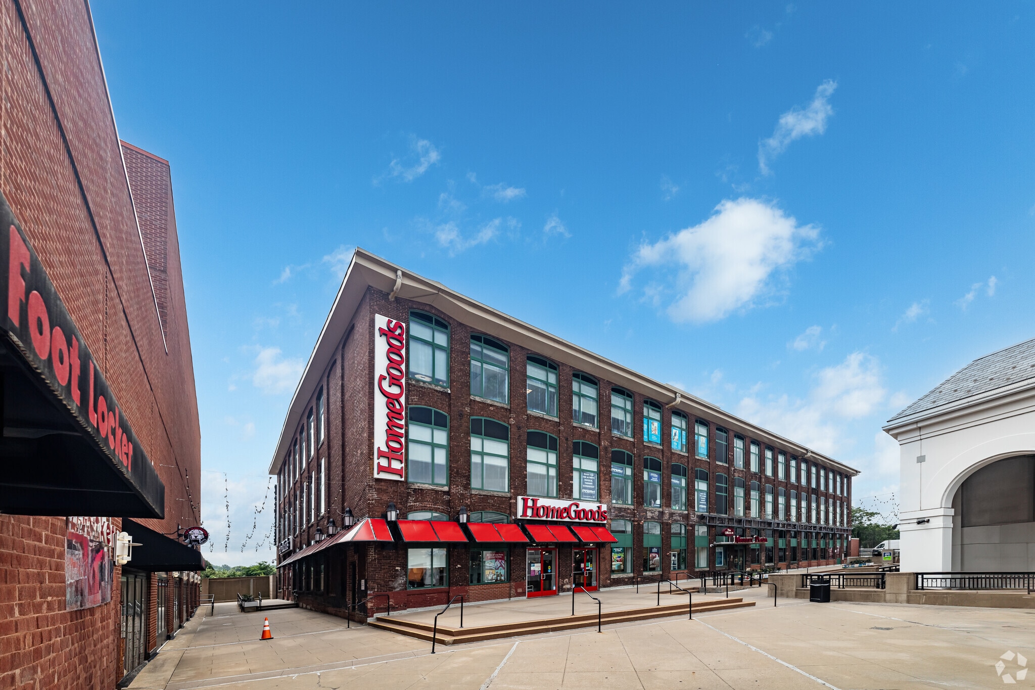 8000 Cooper Ave, Glendale, NY for Rent