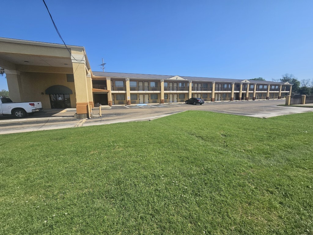 143 Highway 65 S, Tallulah, LA for Sale