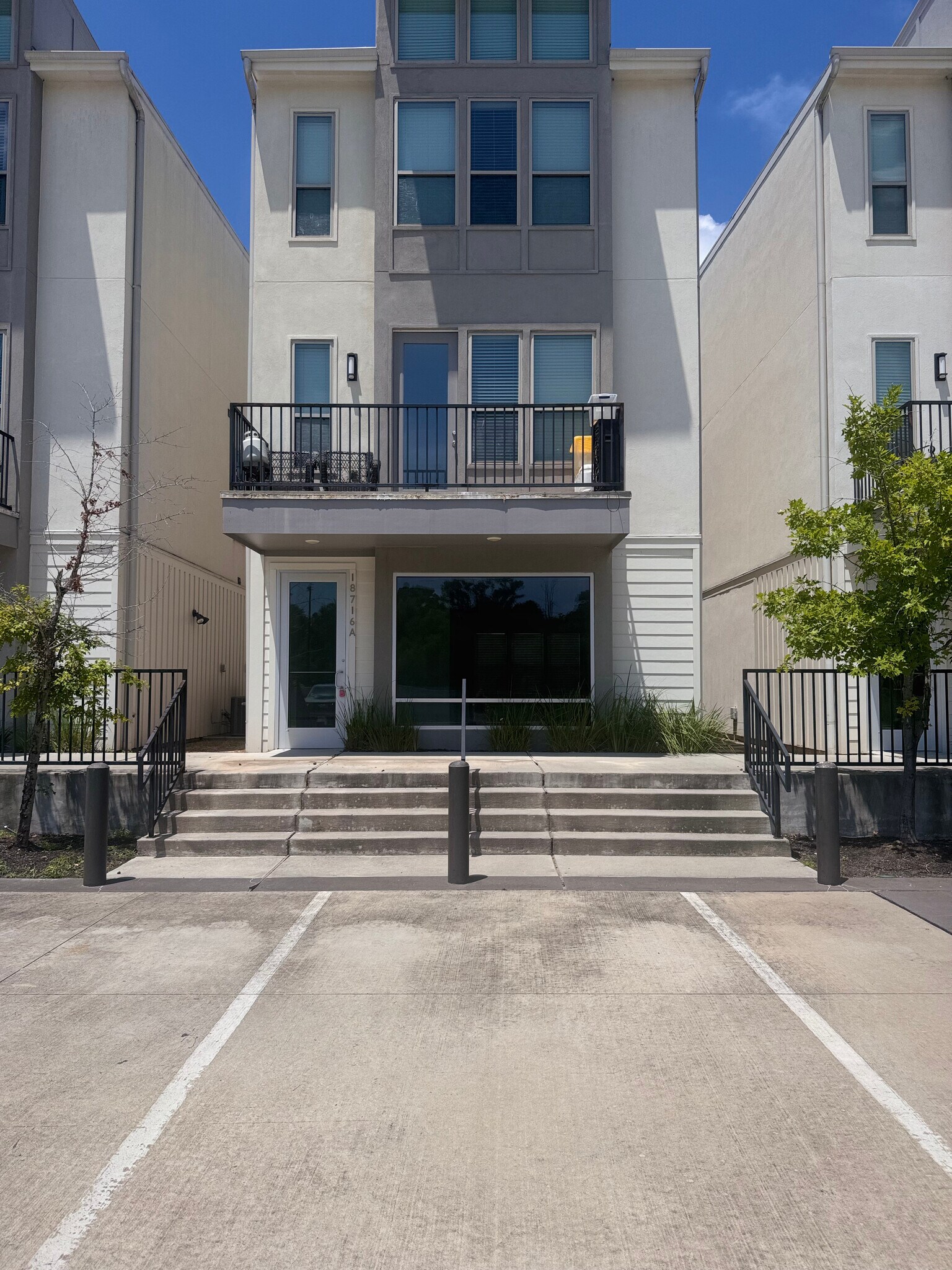 18716 Centro Main St, Shenandoah, TX for Rent