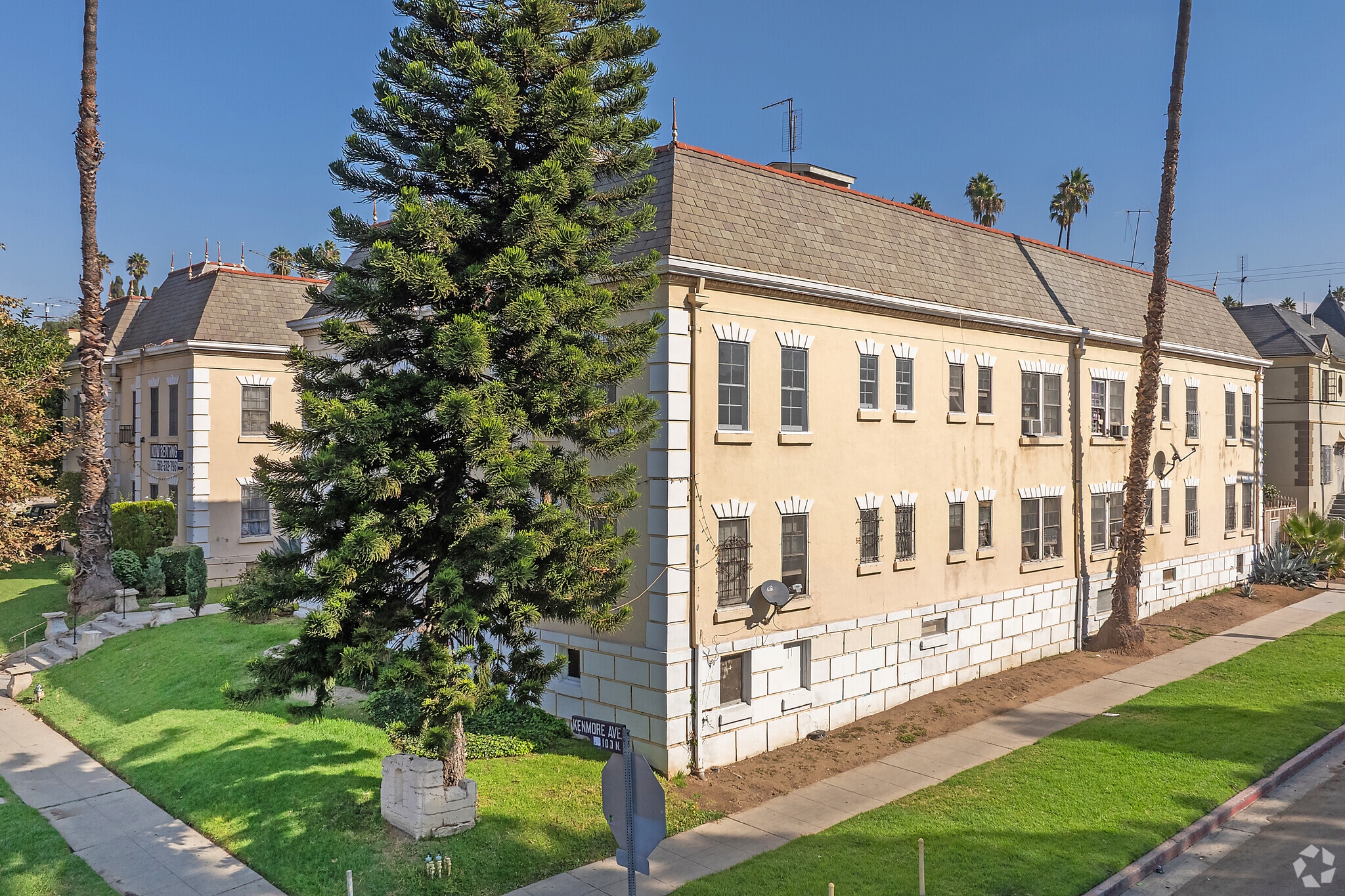 100 N Kenmore Ave, Los Angeles, CA for Sale