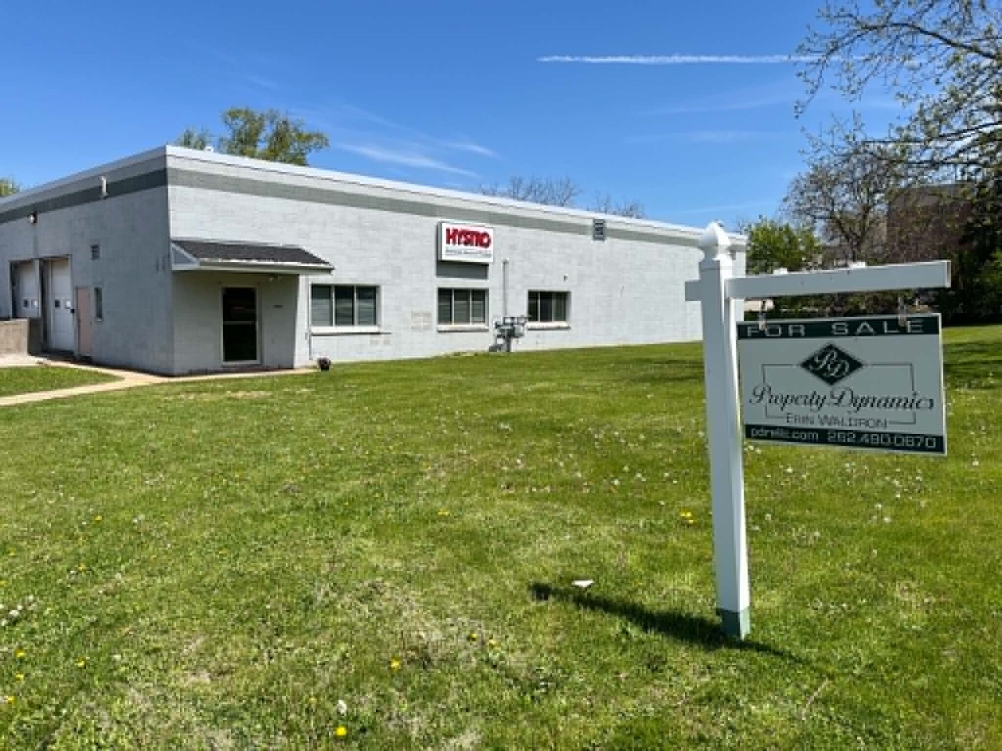 900 Armour Rd, Oconomowoc, WI for Sale