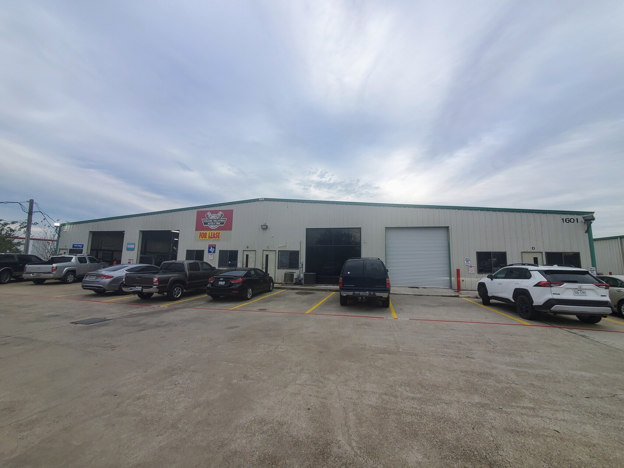 1601 Dickinson Ave, League City, TX for Rent