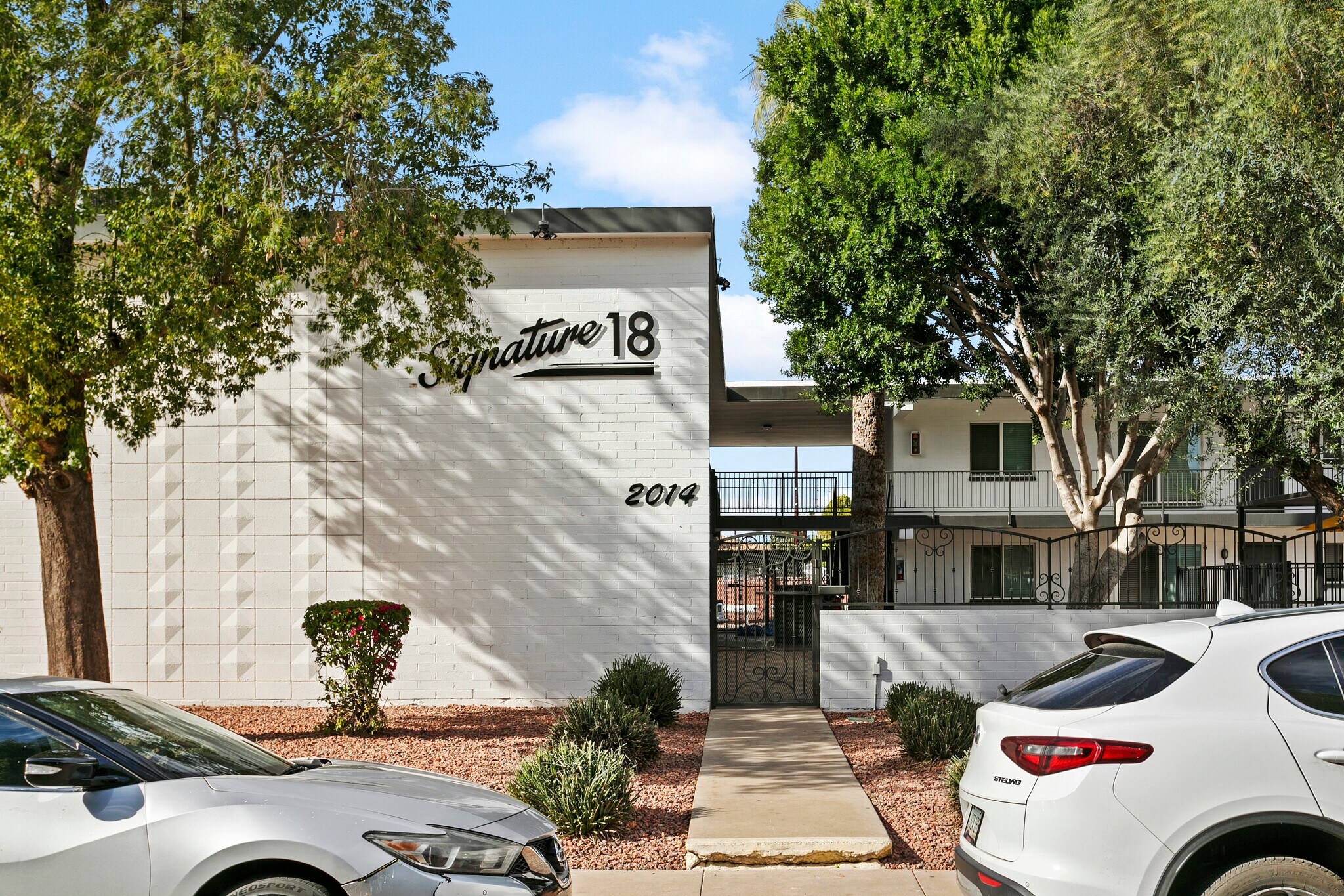 2014 W Berridge Ln, Phoenix, AZ for Sale