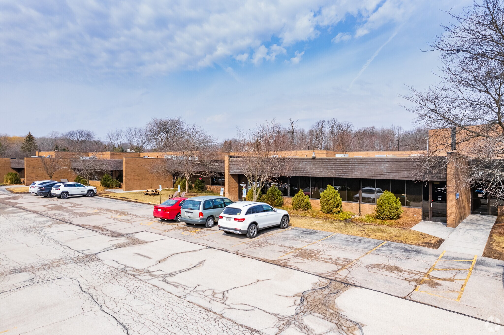 150 S Sunny Slope Rd, Brookfield, WI for Sale
