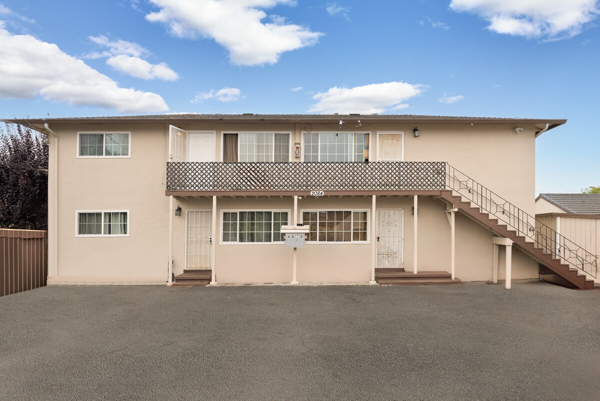 2090 Marina Blvd, San Leandro, CA for Sale