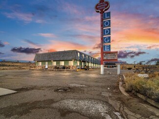 Rawlins, WY Hospitality - 1806 E Cedar Ave