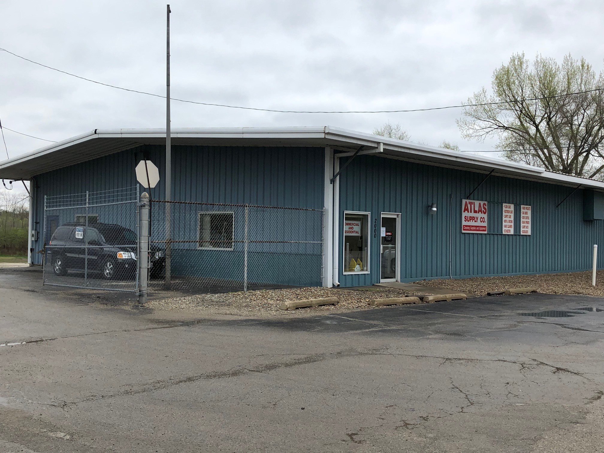 2000 N 8th St, Pekin, IL for Sale