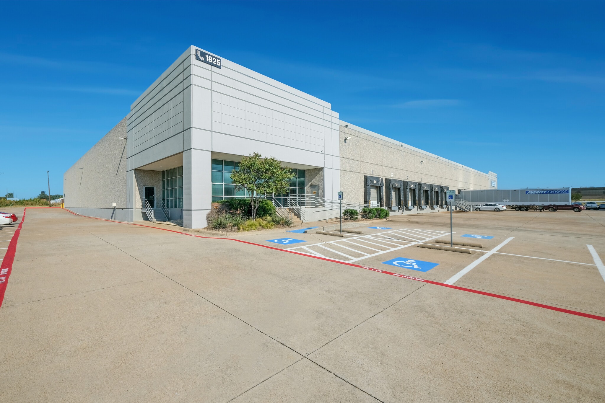1825 Westpark Dr, Grand Prairie, TX for Rent