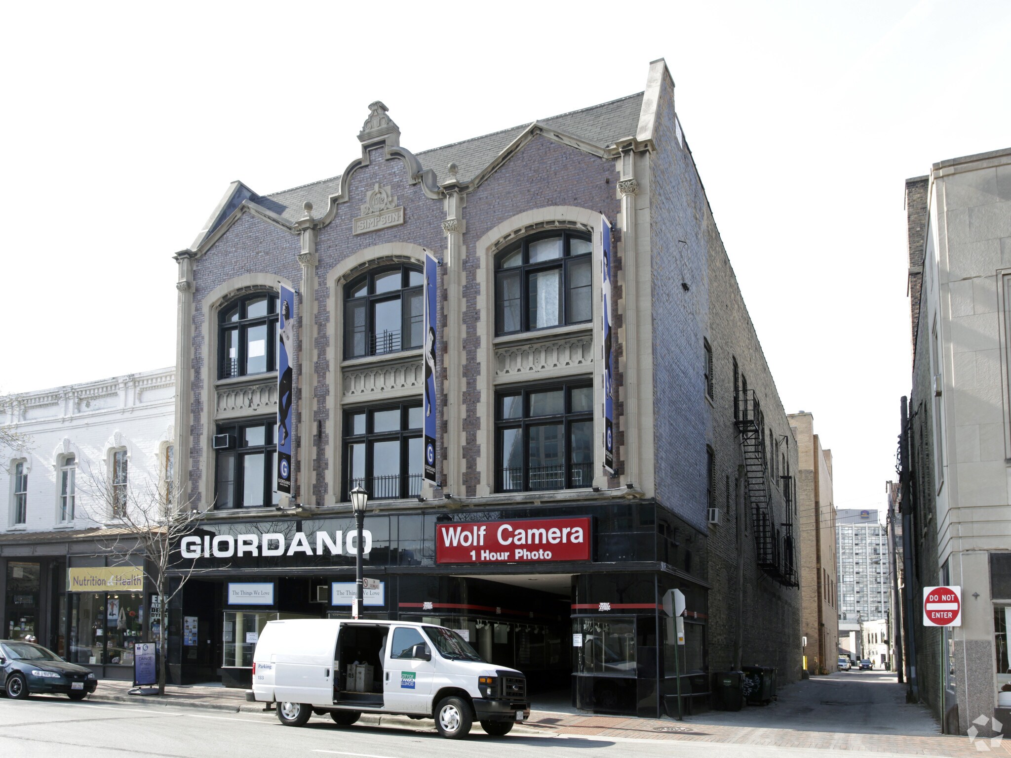 614 Davis St, Evanston, IL for Rent