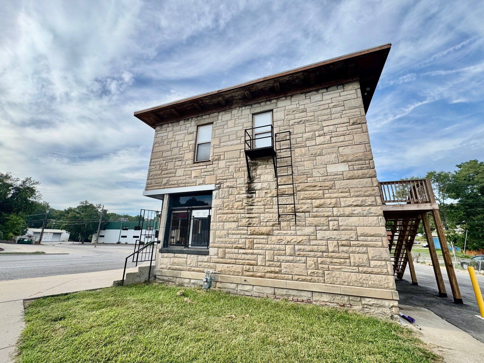 225 N 7th St, Kansas City, KS for Sale