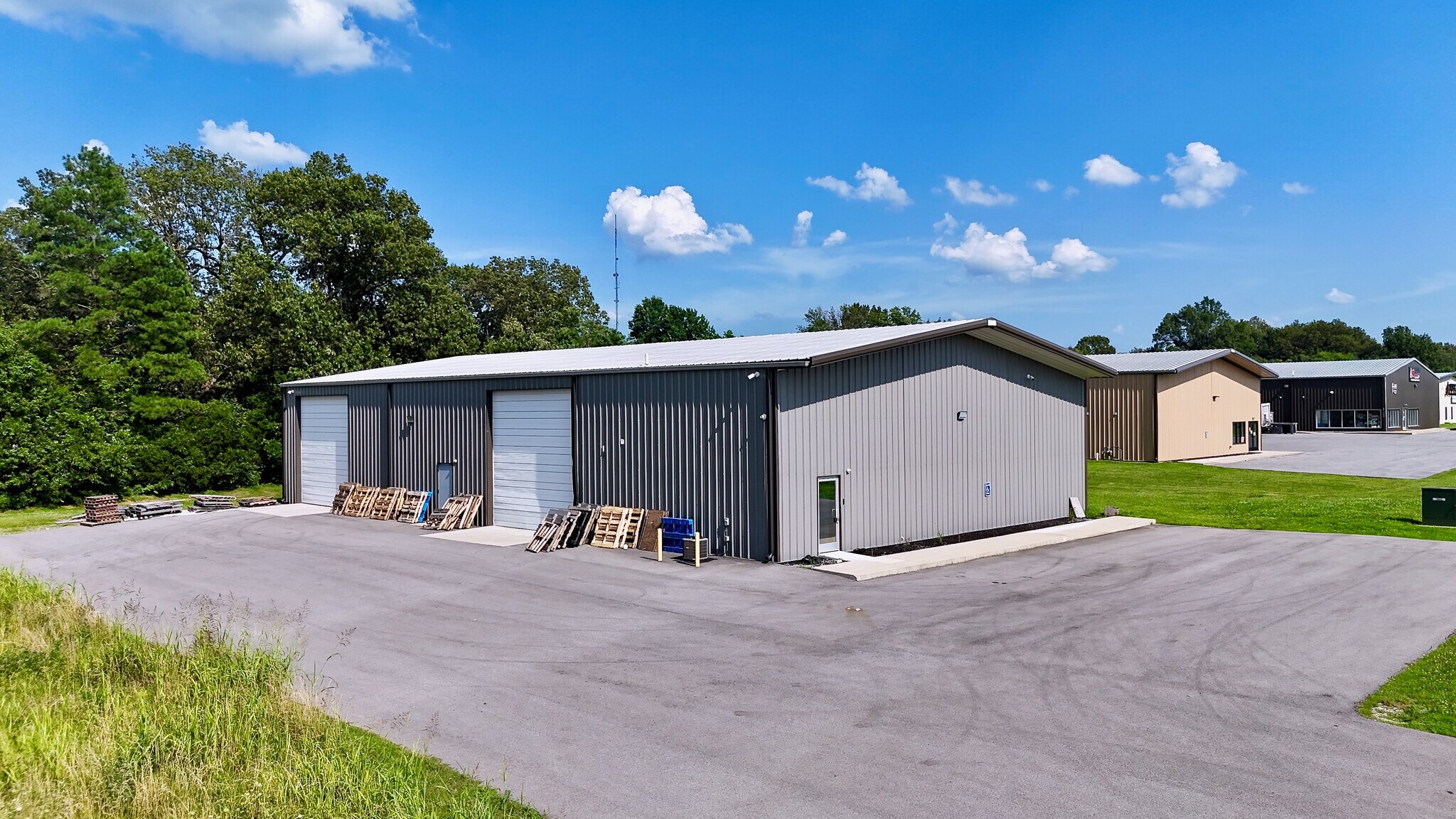 1084 Falconite Oakes Dr, Paducah, KY for Rent