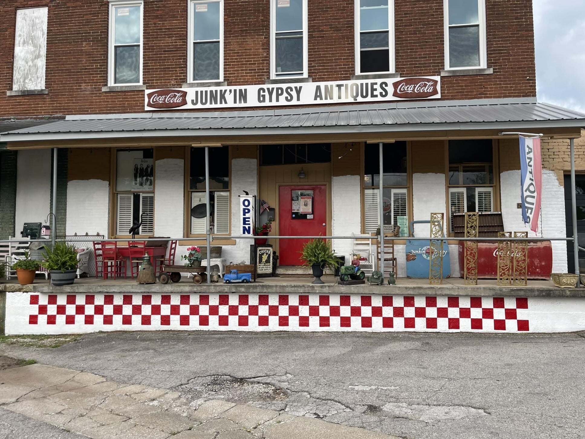 123 Water St, Horse Cave, KY for Sale