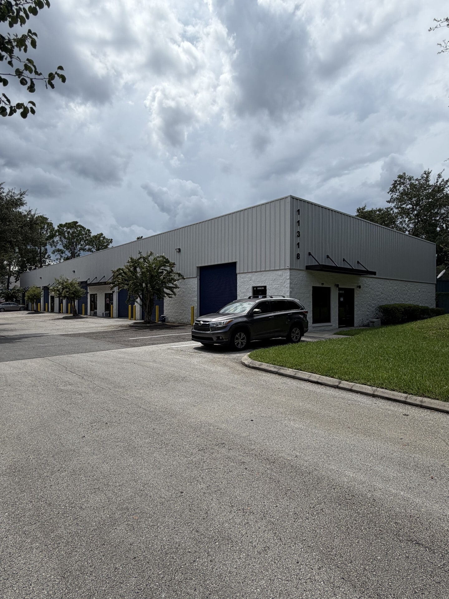11318 Distribution Ave W, Jacksonville, FL for Rent