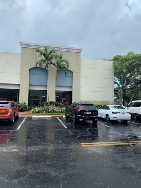674-692 S Military Trl, Deerfield Beach, FL for Rent