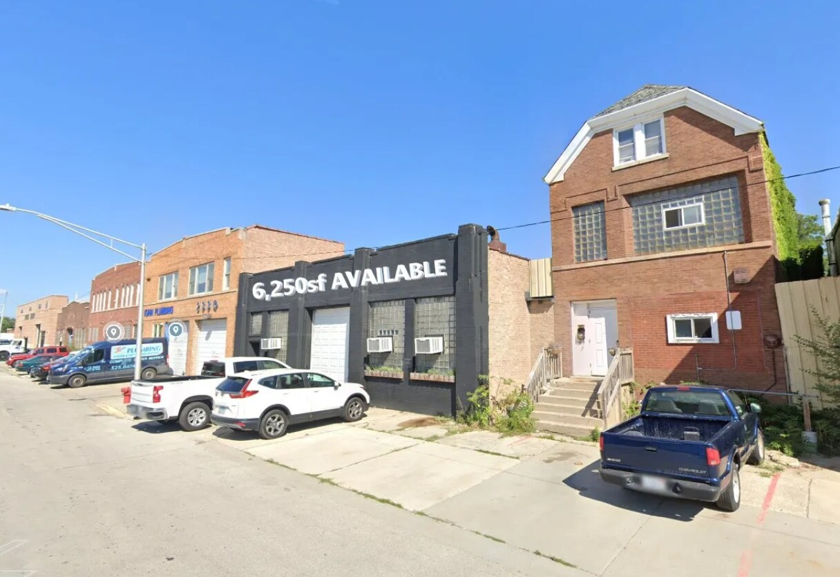2328 W Nelson St, Chicago, IL for Rent