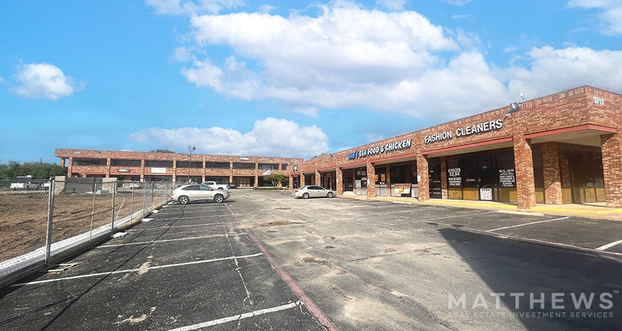 3225 Pleasant Run Rd, Lancaster, TX for Rent