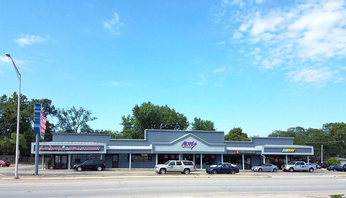 921-925 E Roosevelt Rd, Wheaton, IL for Rent