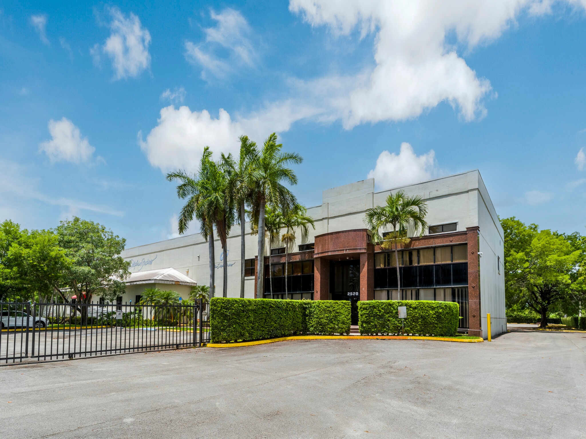 2520 NW 112th Ave, Miami, FL for Sale