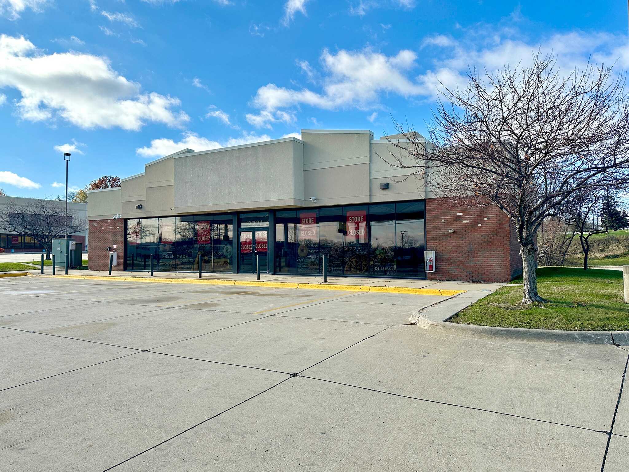 2181 Logan Ave, Waterloo, IA for Rent