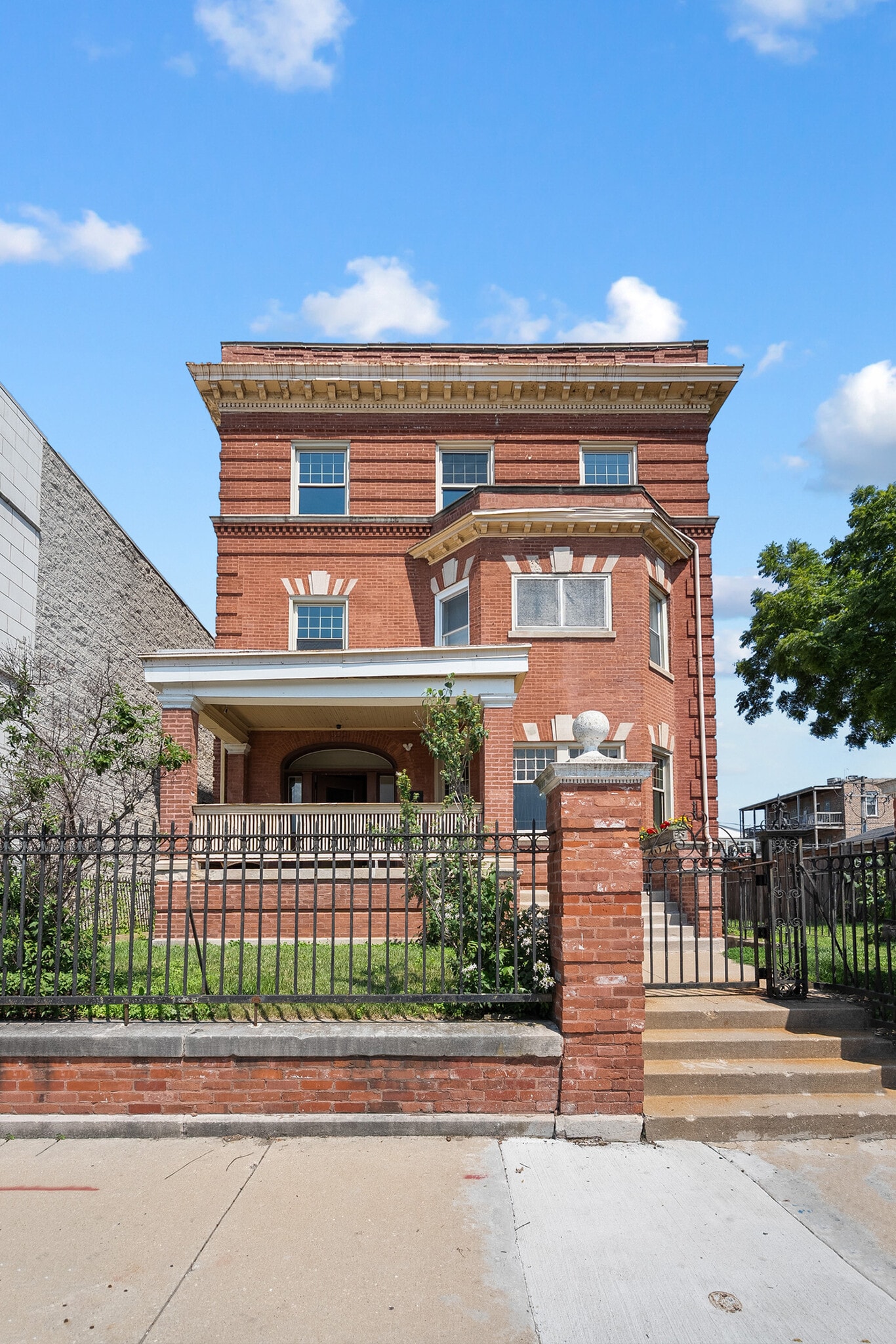 4541 S Forrestville Ave, Chicago, IL for Sale