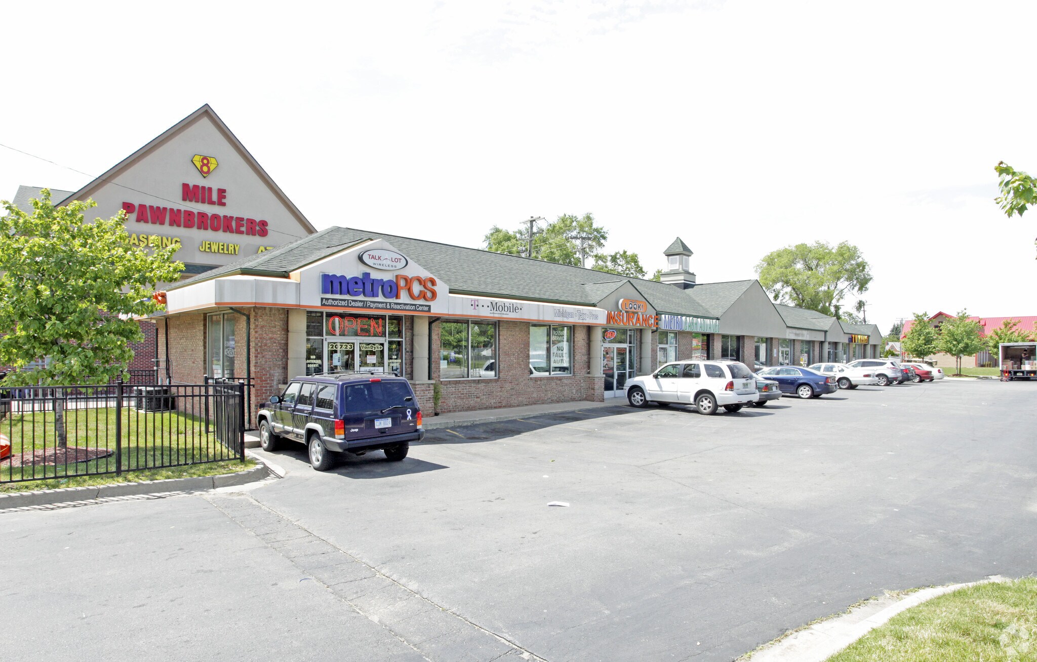 20723-20735 Van Dyke Ave, Warren, MI for Rent