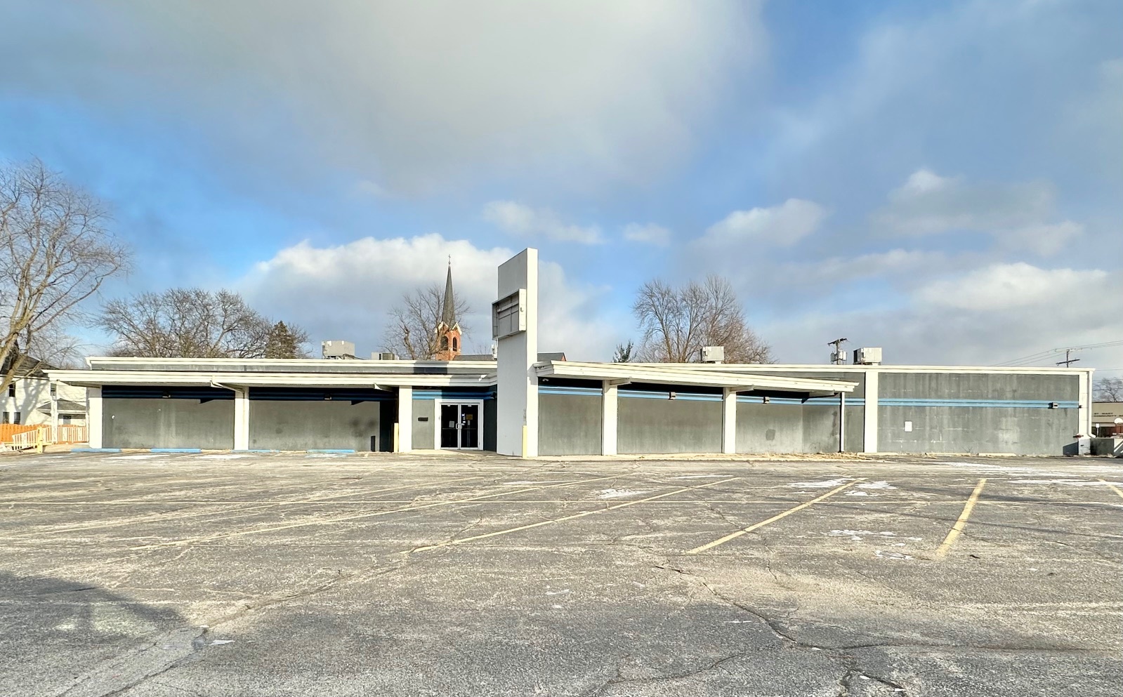 218 S East St, Crown Point, IN for Sale