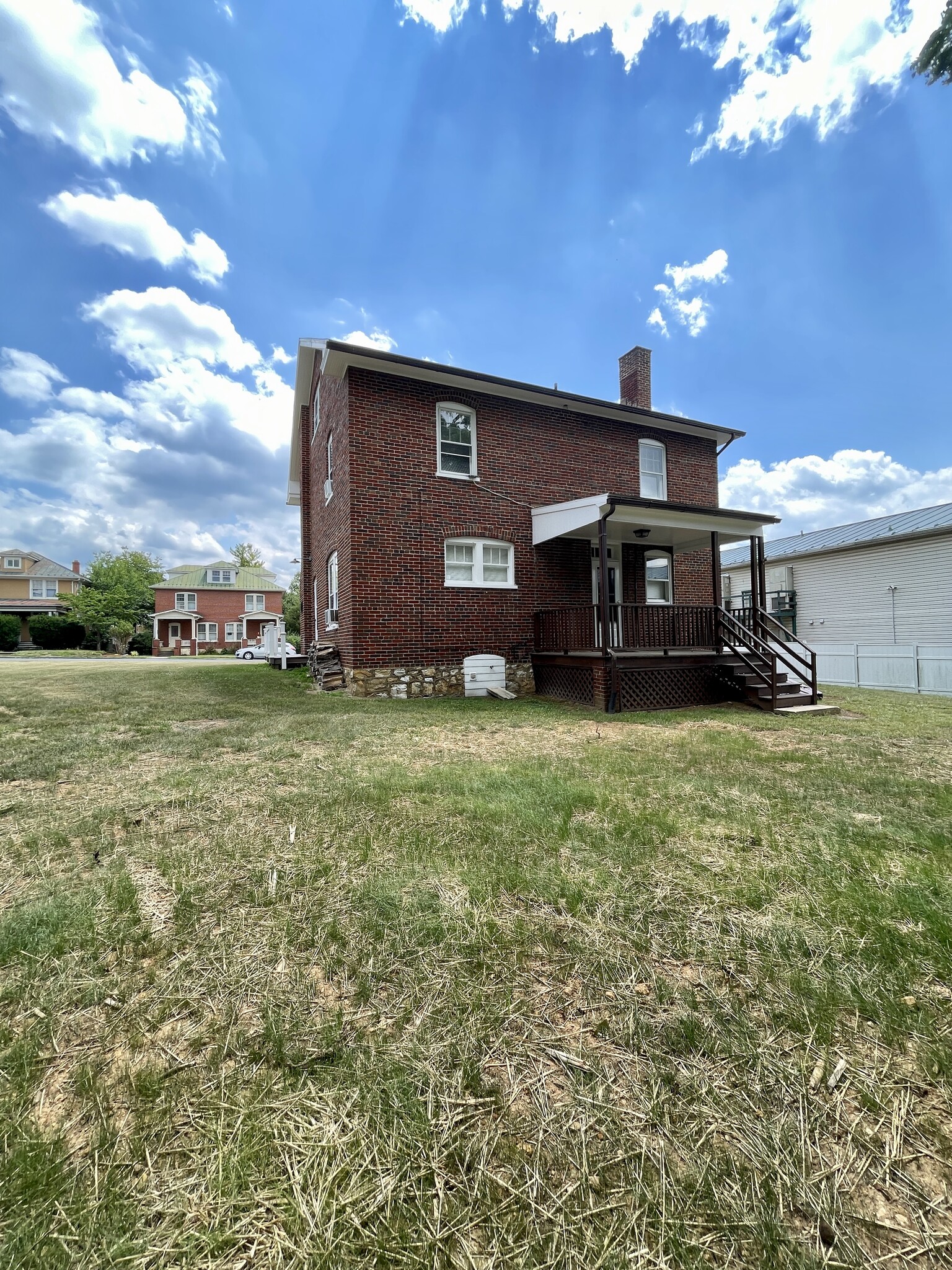 506 E Liberty St, Charles Town, WV for Sale