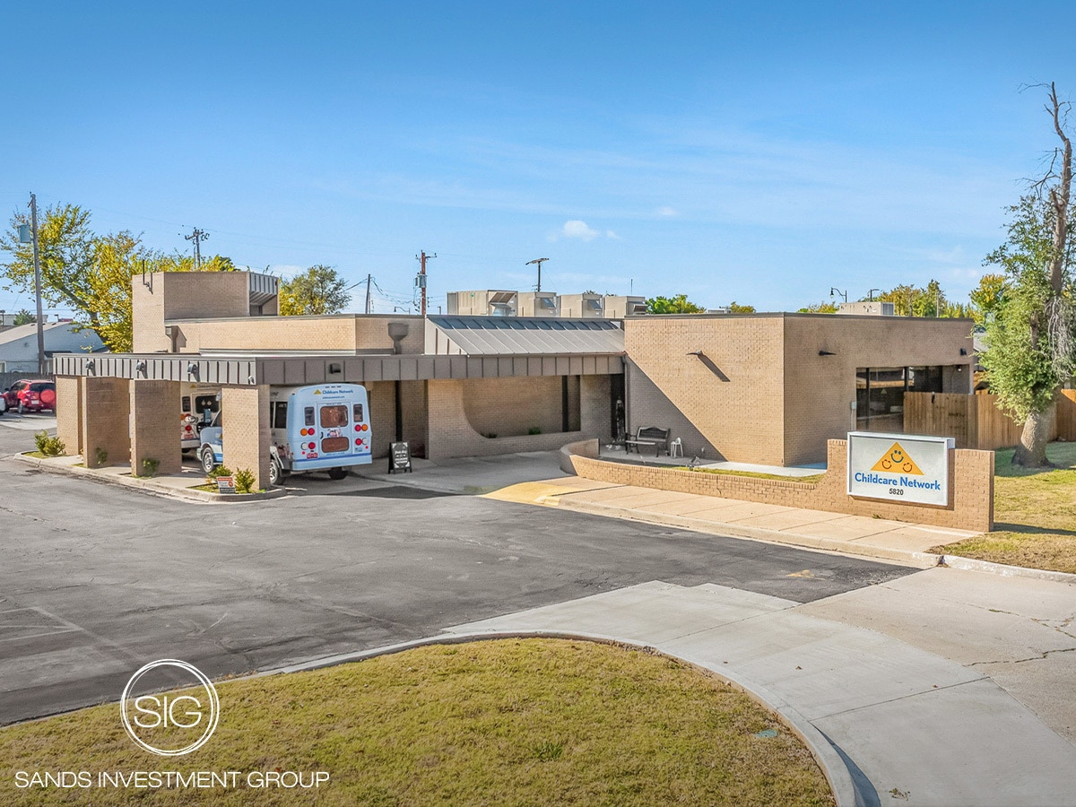 5820 NW 41st St, Warr Acres, OK for Sale