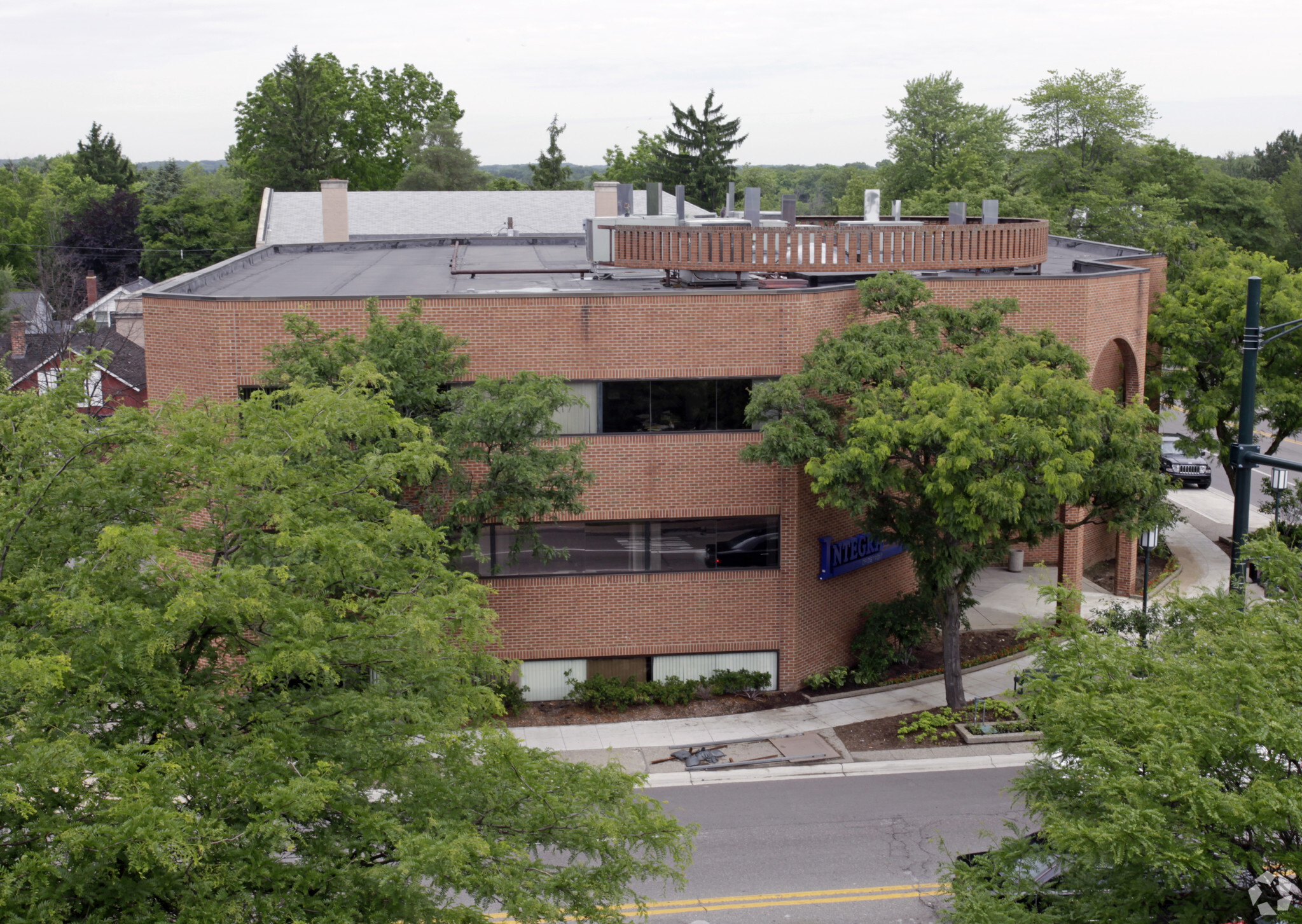 400 W Maple Rd, Birmingham, MI for Rent