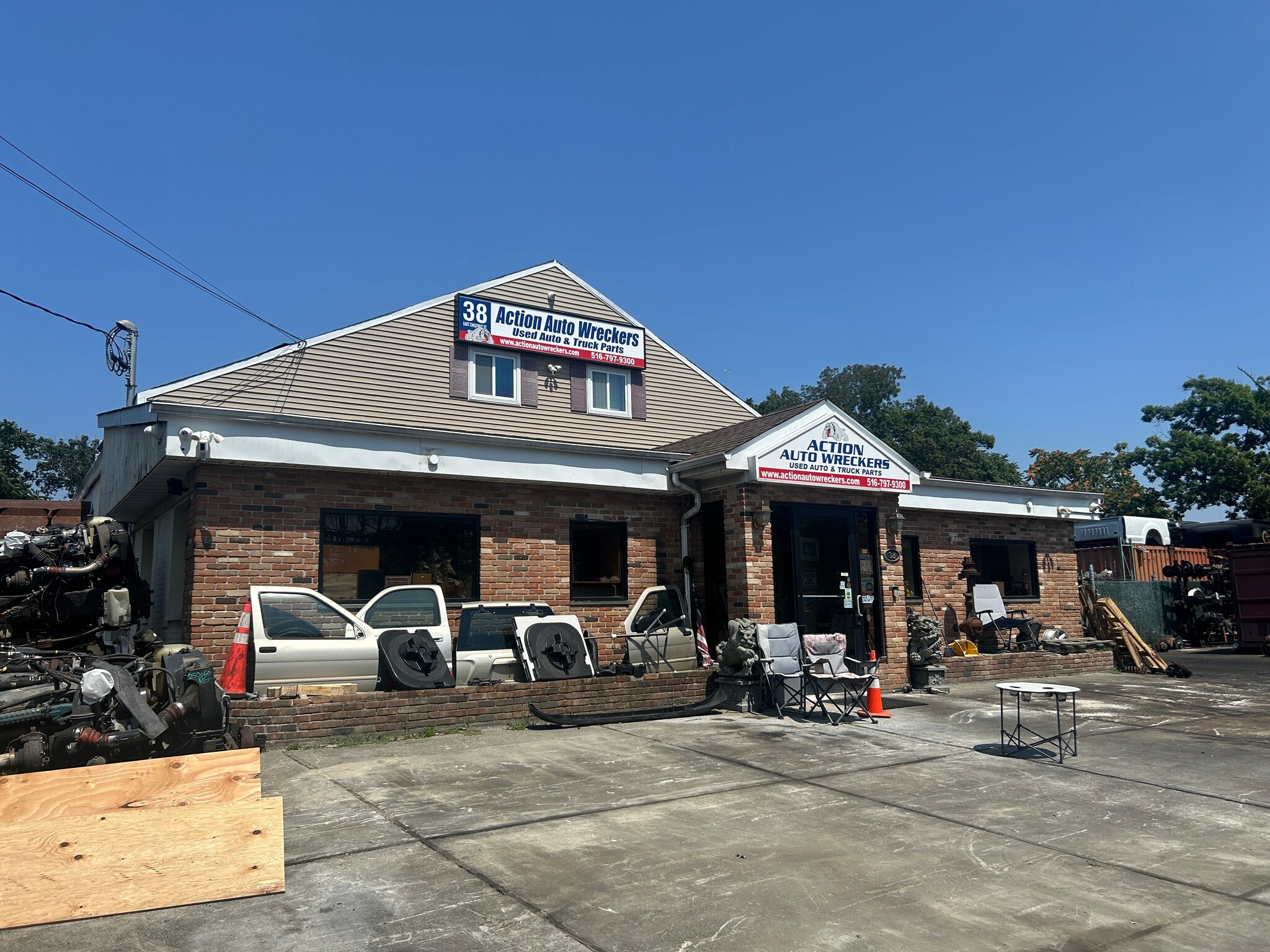 38 E Chestnut St, Massapequa, NY for Sale