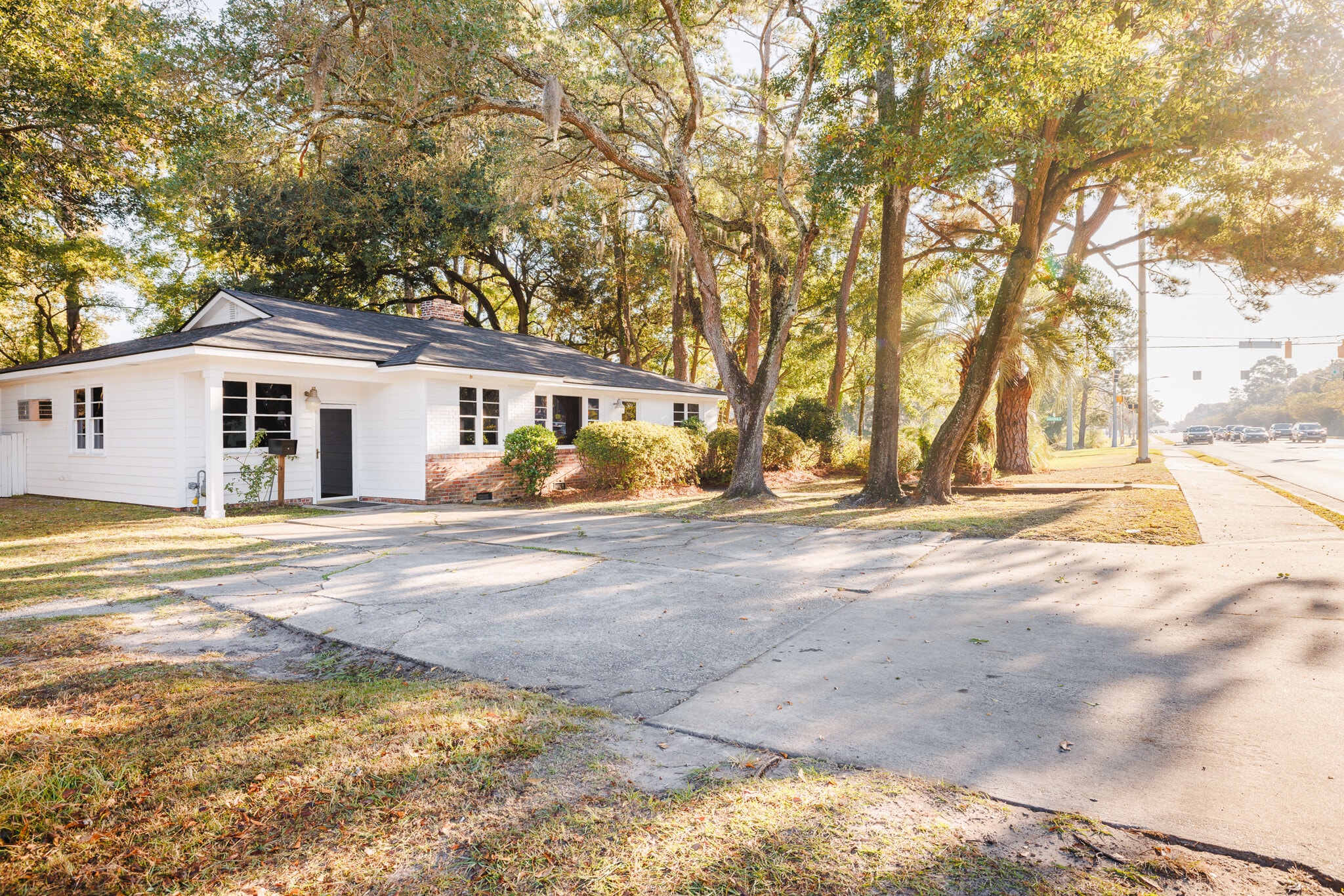 112 E Derenne Ave, Savannah, GA for Sale