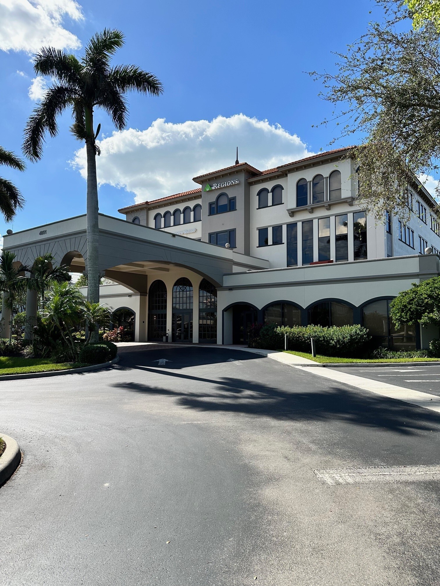 4851 tamiami Trl N, Naples, FL for Rent