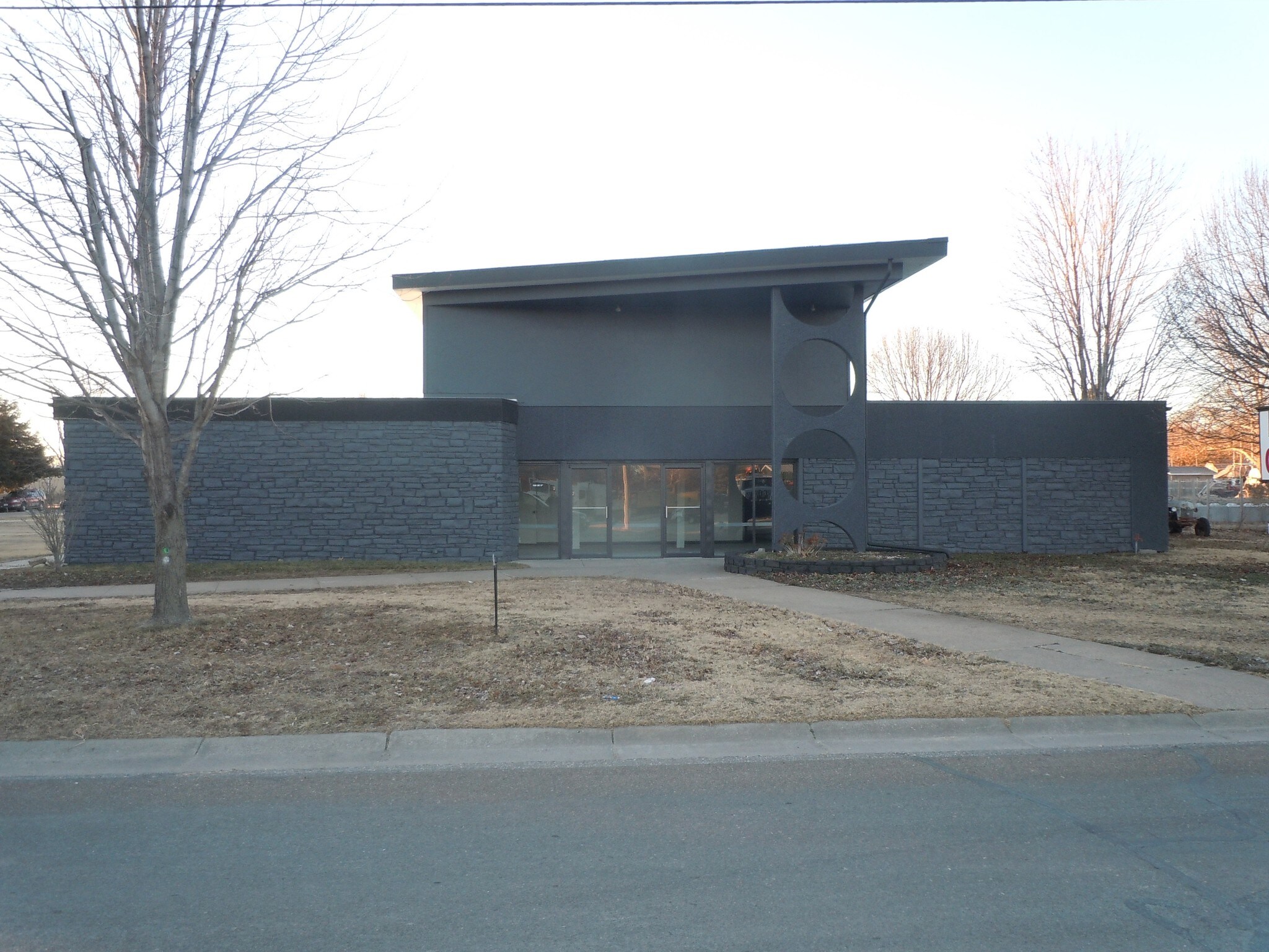 108 SE 6th St, Abilene, KS for Sale