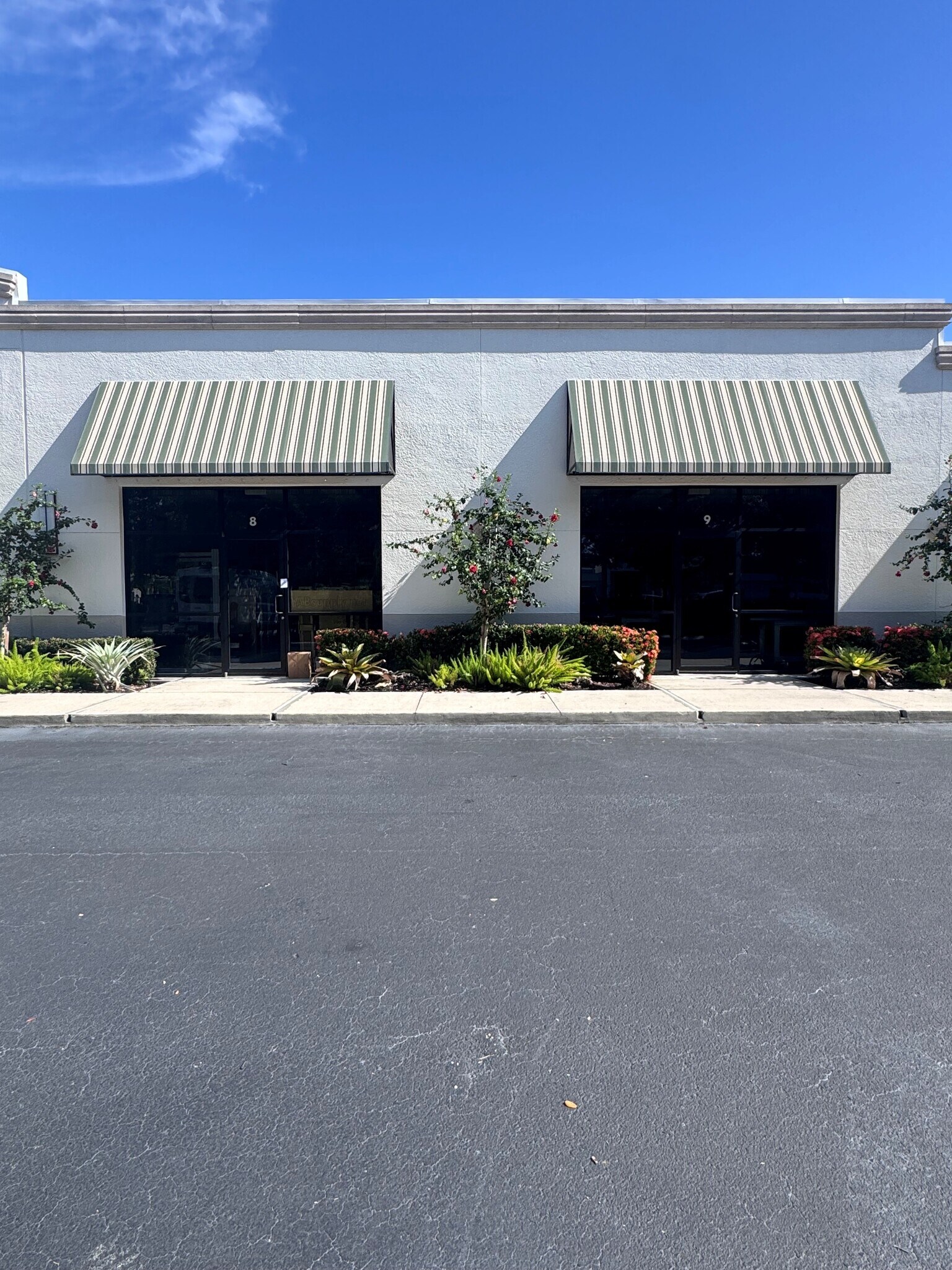 2805 S Horseshoe Dr, Naples, FL for Sale